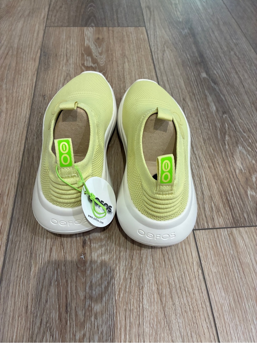 OOFOS Women’s 8- Lemon Grass Yellow - NWT - Picture 4 of 7